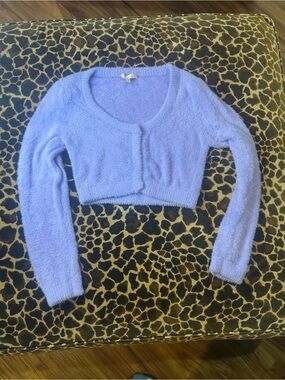Waye Fuzzy Cropped Button Clasp Sweater